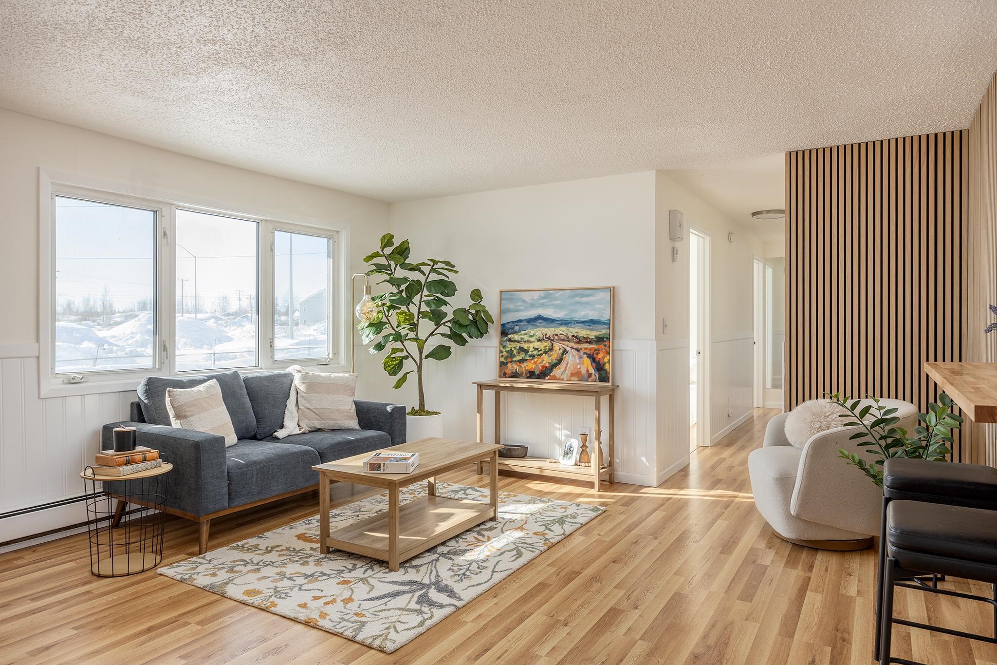107 E 8TH AVENUE