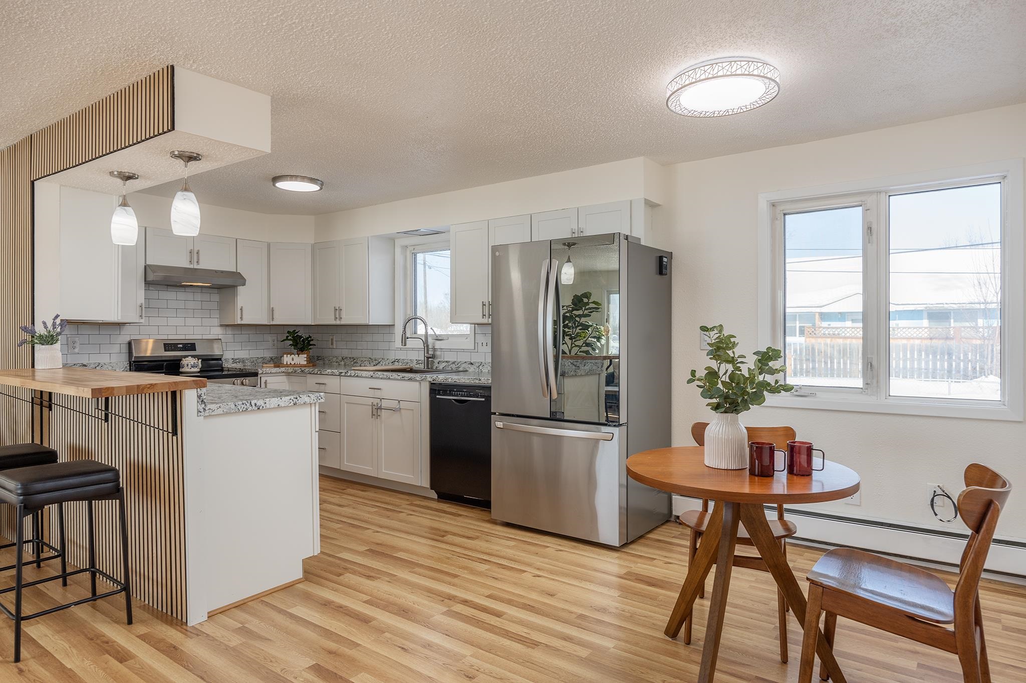 107 E 8TH AVENUE
