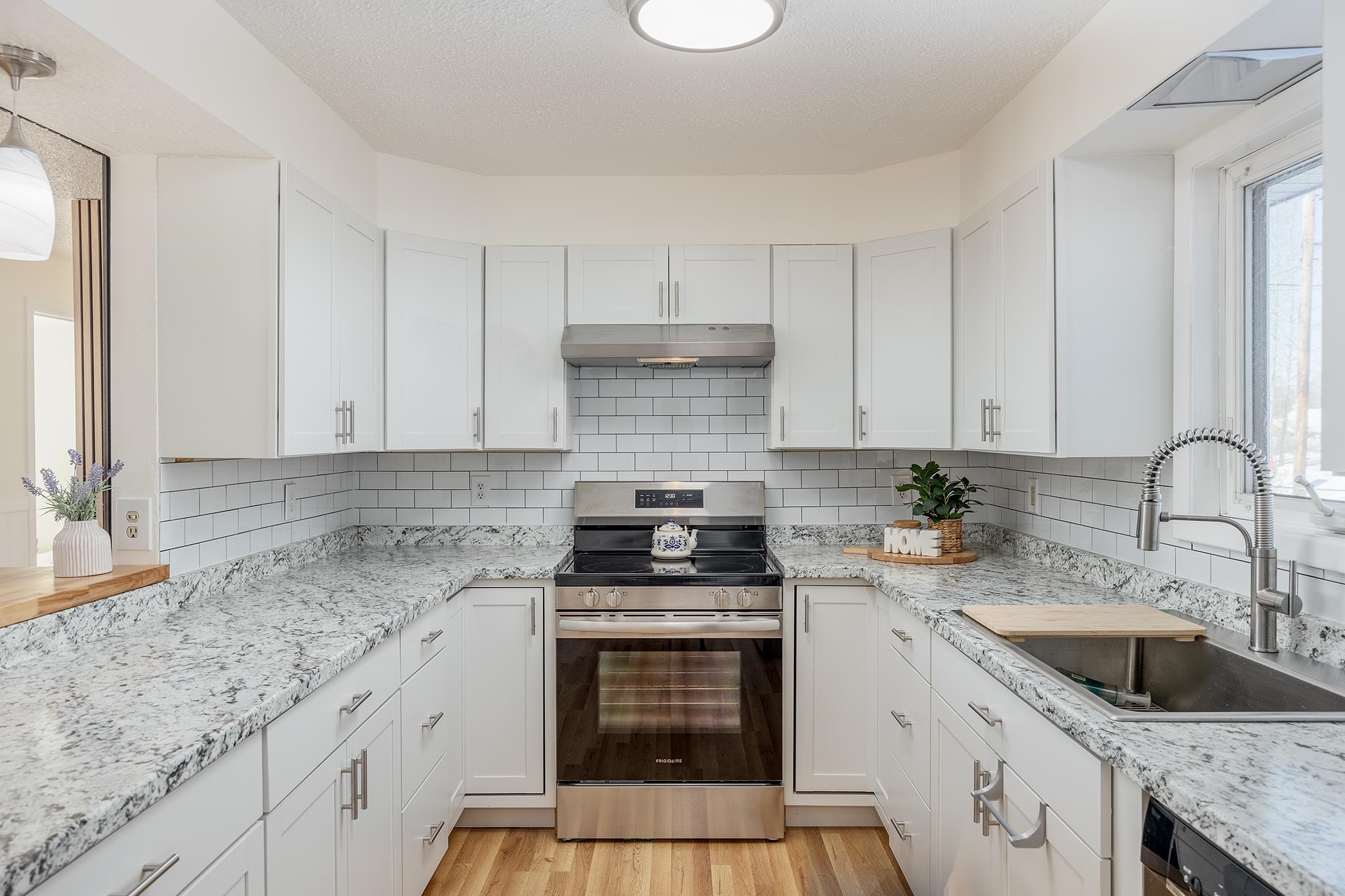 107 E 8TH AVENUE