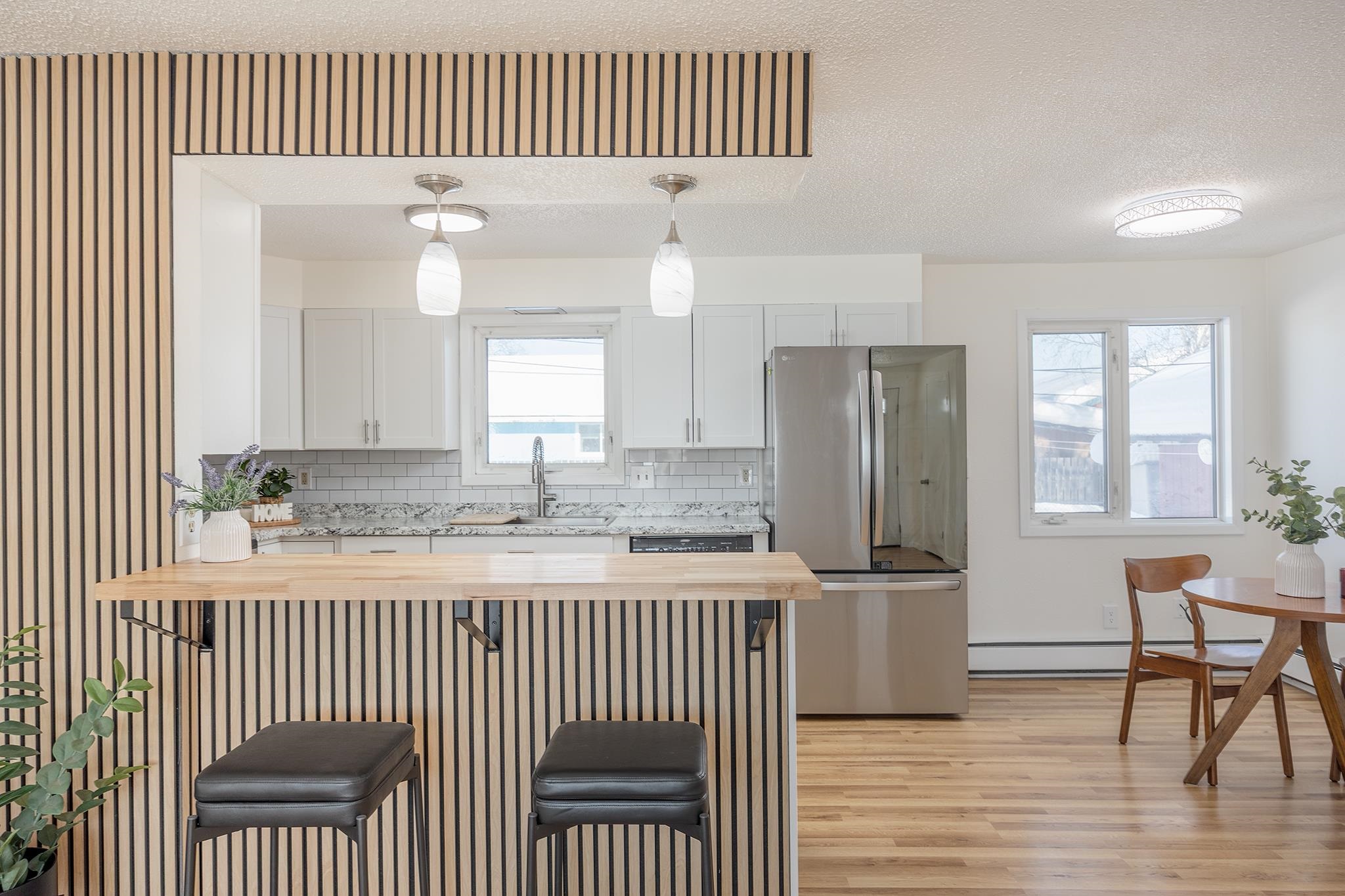 107 E 8TH AVENUE