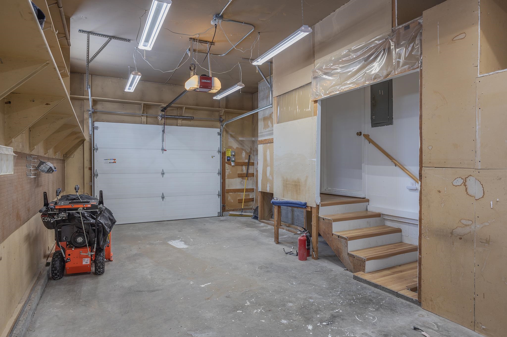 107 E 8TH AVENUE