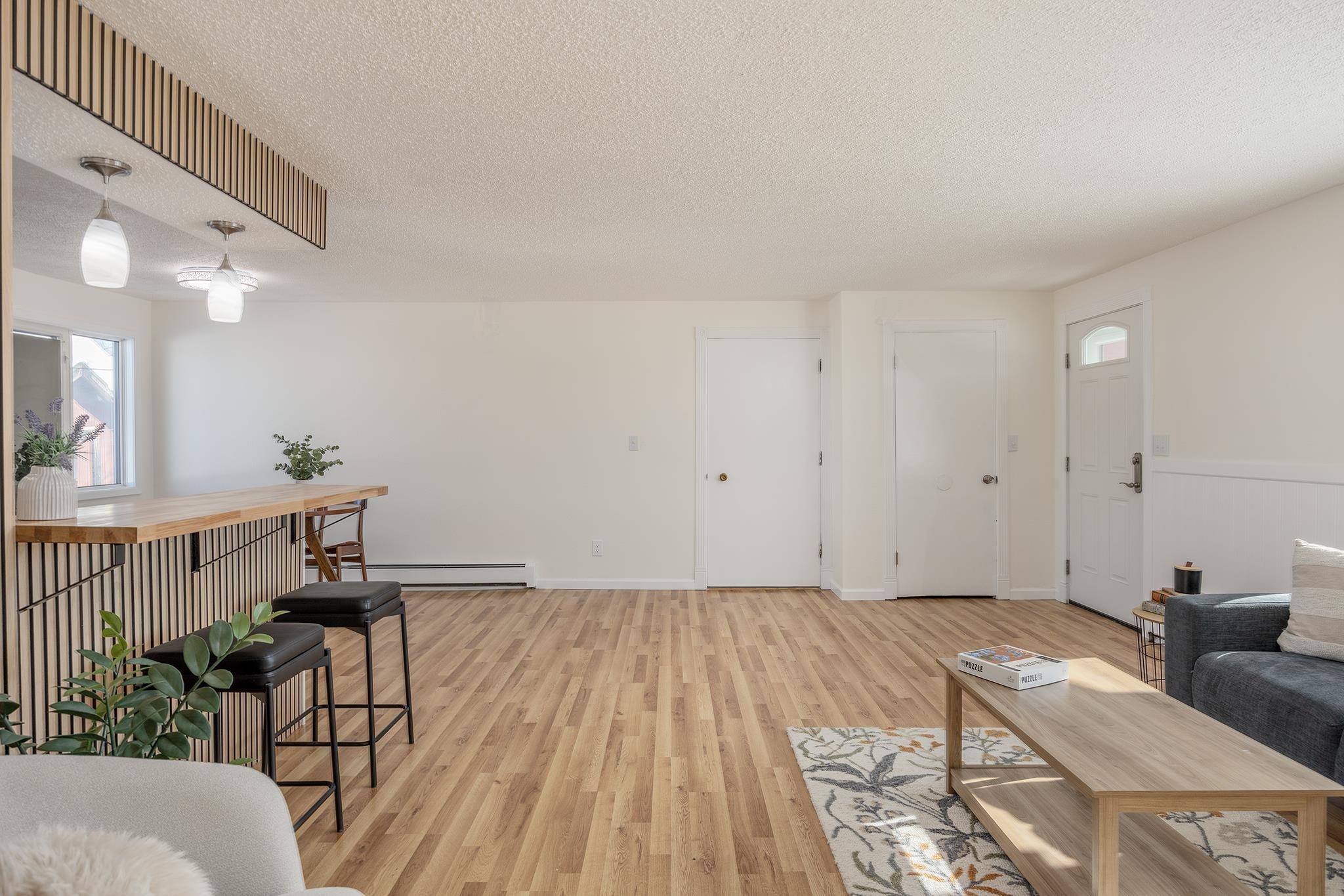 107 E 8TH AVENUE