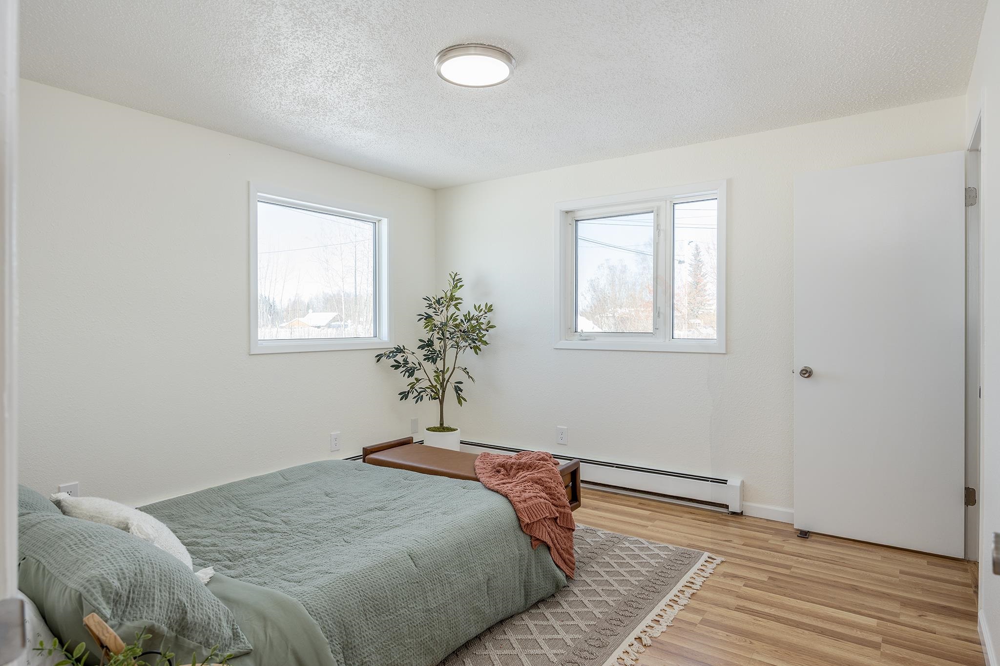 107 E 8TH AVENUE