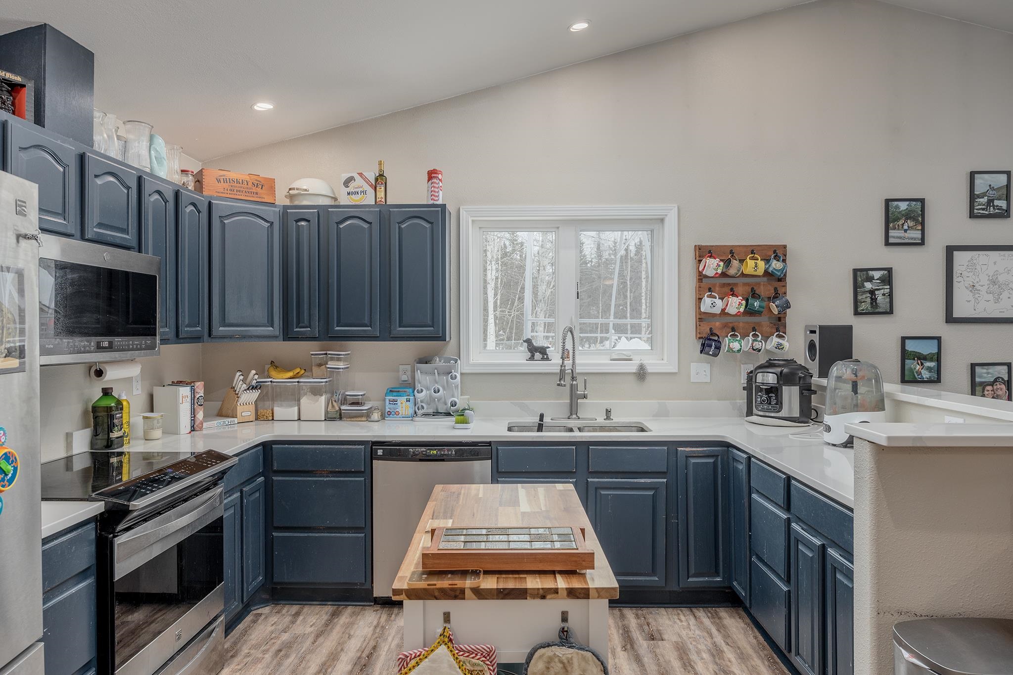 1211 MARSH LAUREL AVENUE