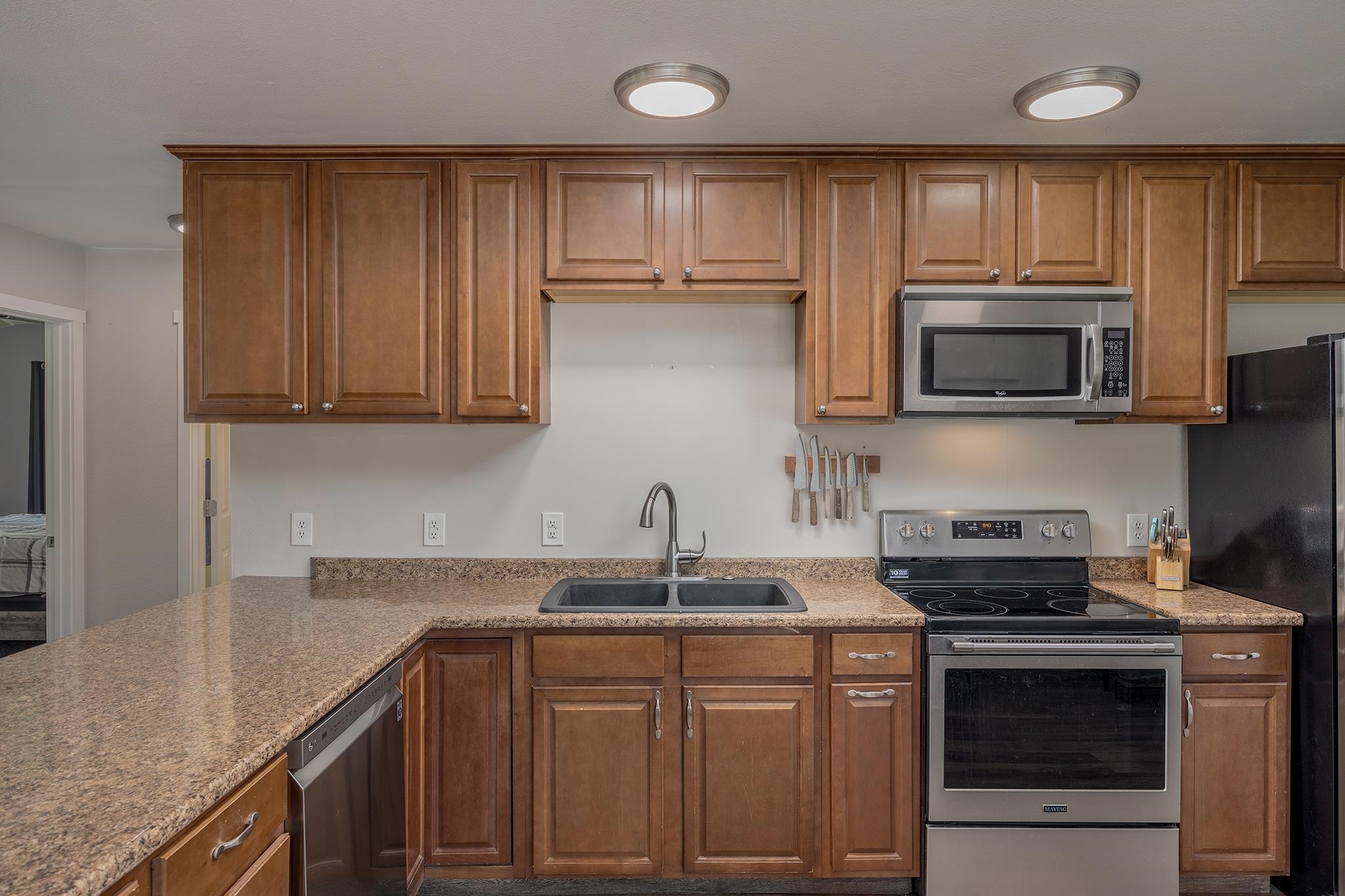 2726 PERIMETER DRIVE