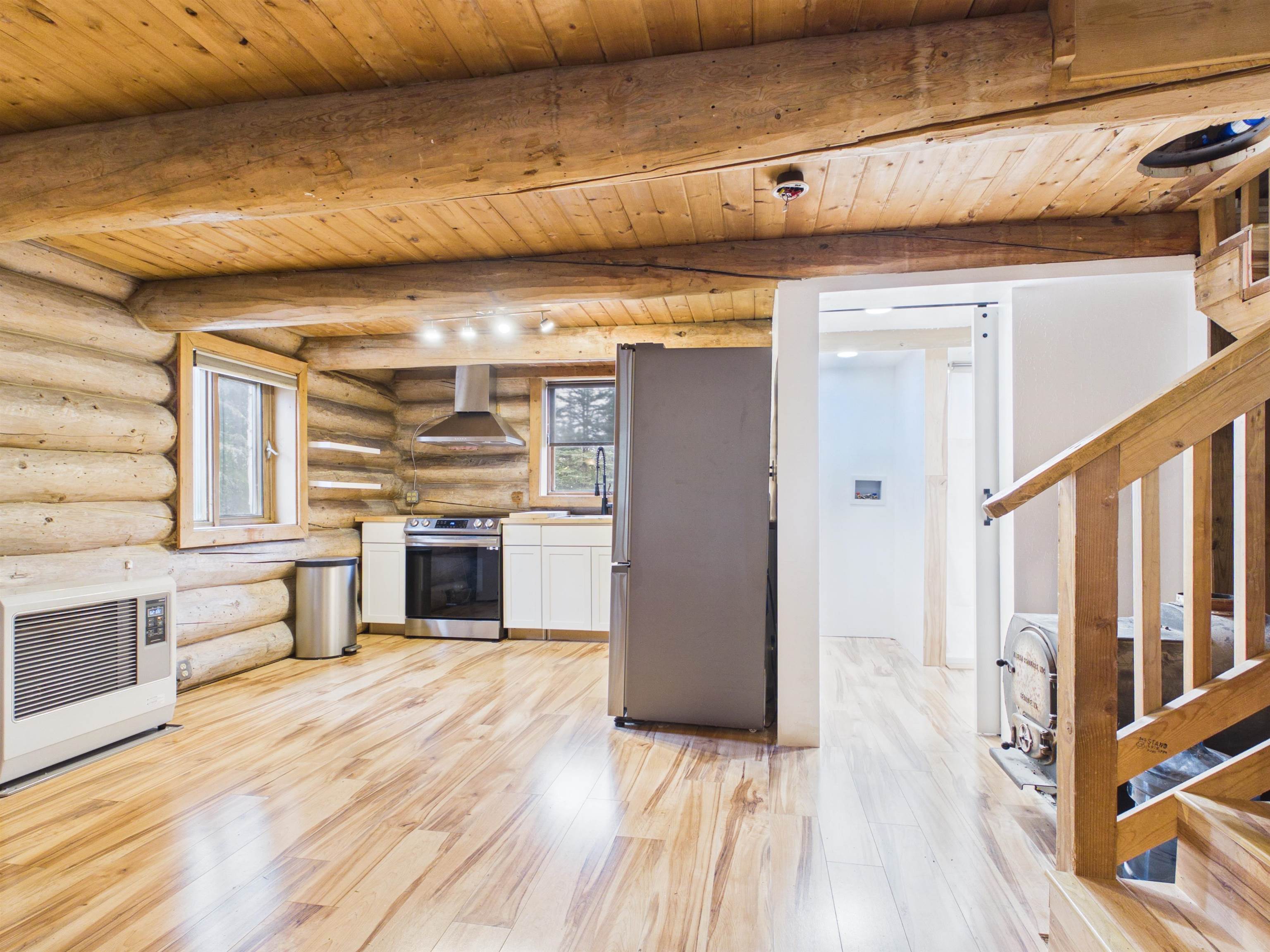 1032 GOLDEN VALLEY DRIVE