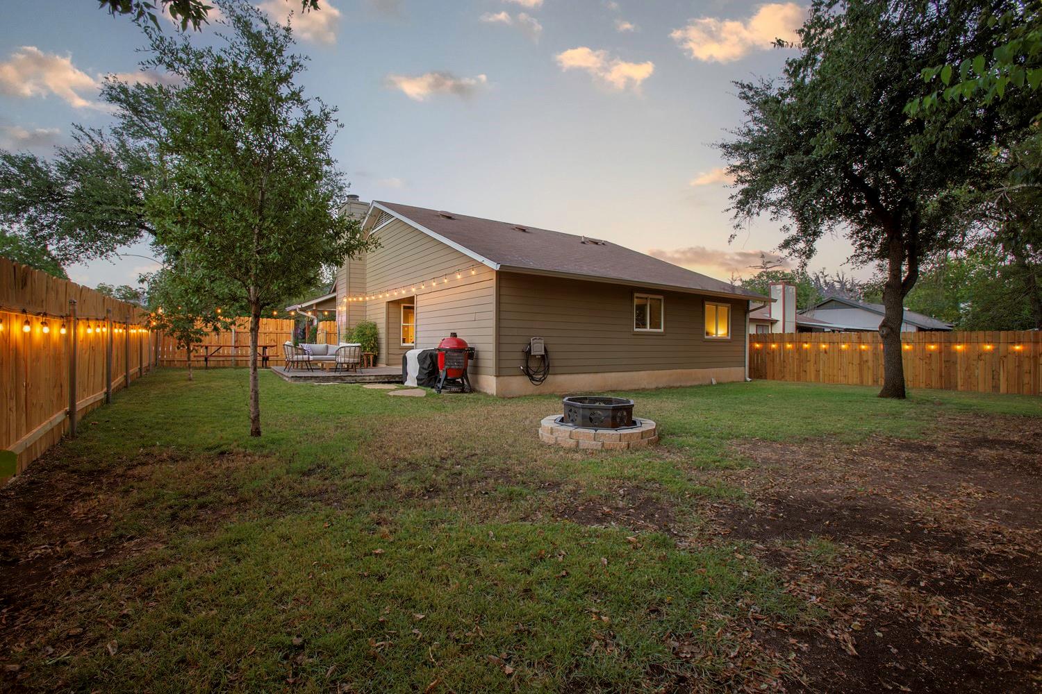 2715 Wilcrest DR