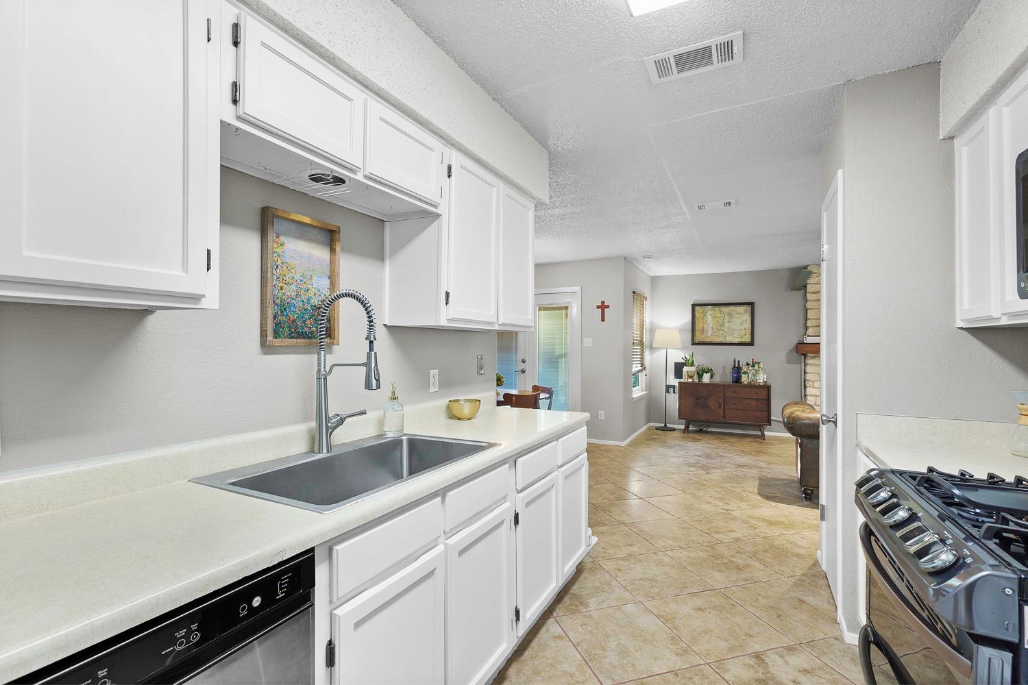 2715 Wilcrest DR