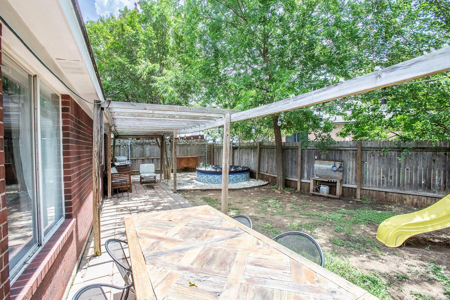 8000 Briarton DR