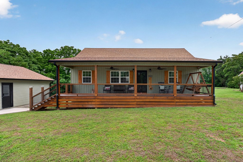 240 Dillon Ln
