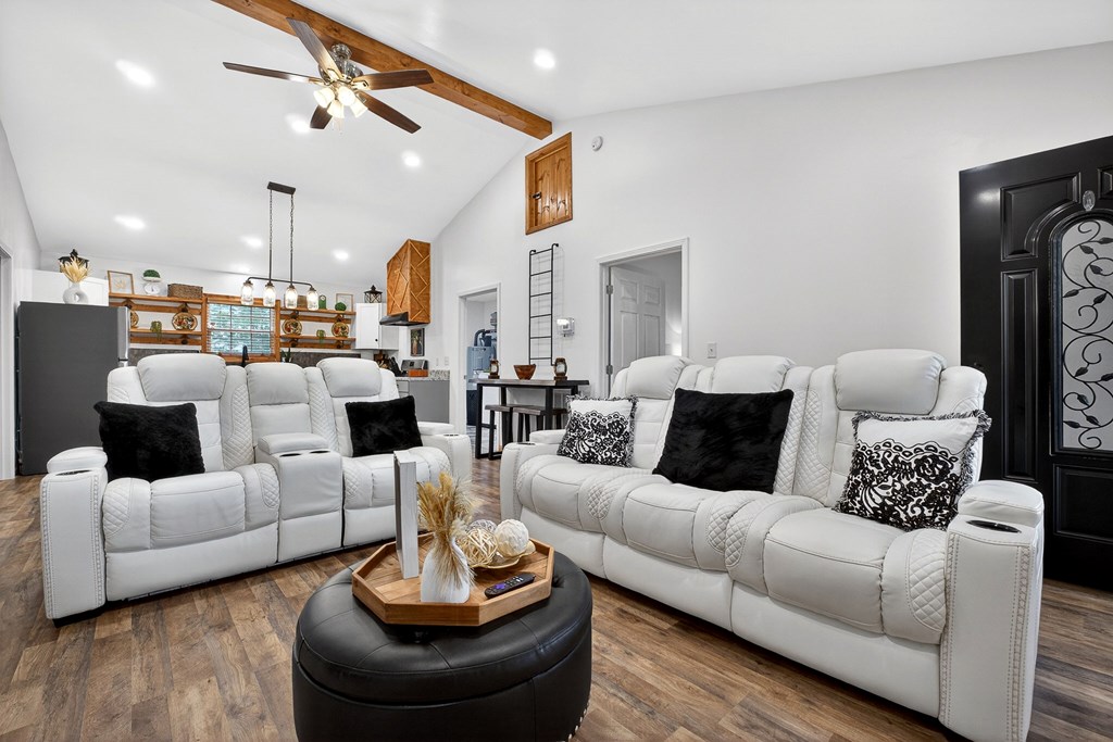240 Dillon Ln