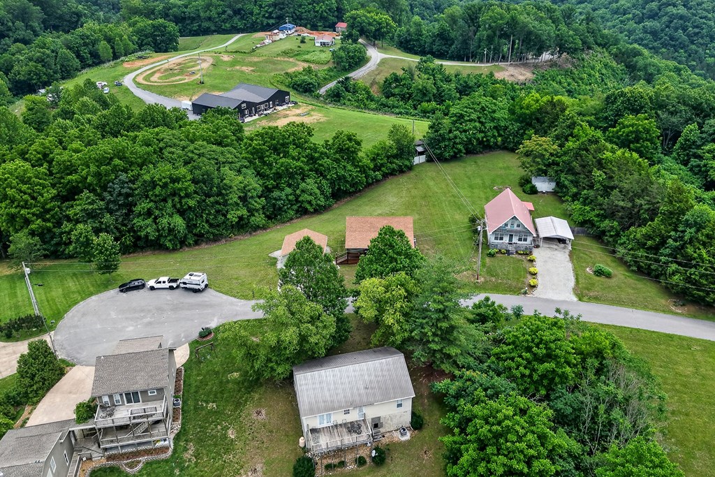 240 Dillon Ln