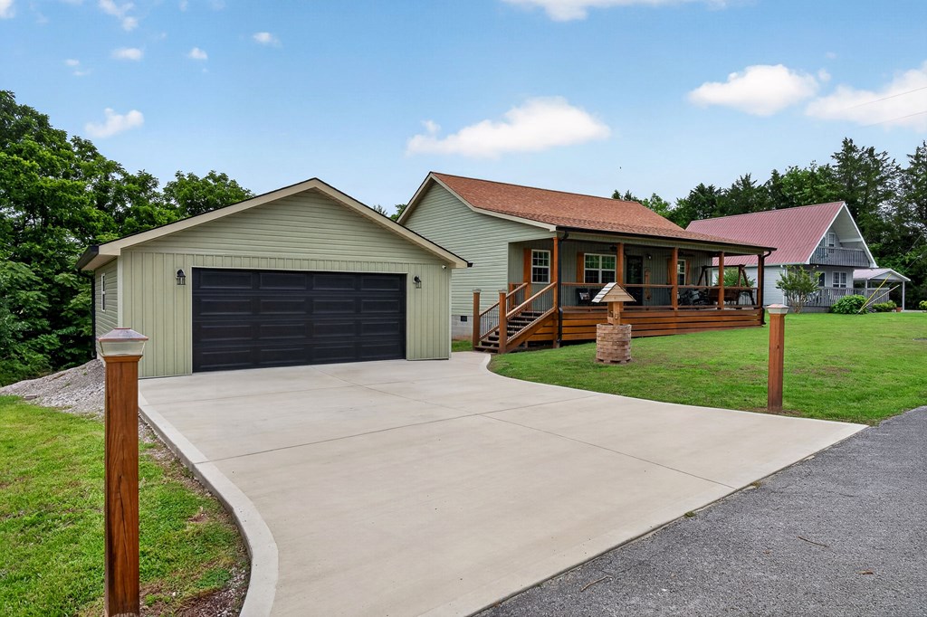 240 Dillon Ln