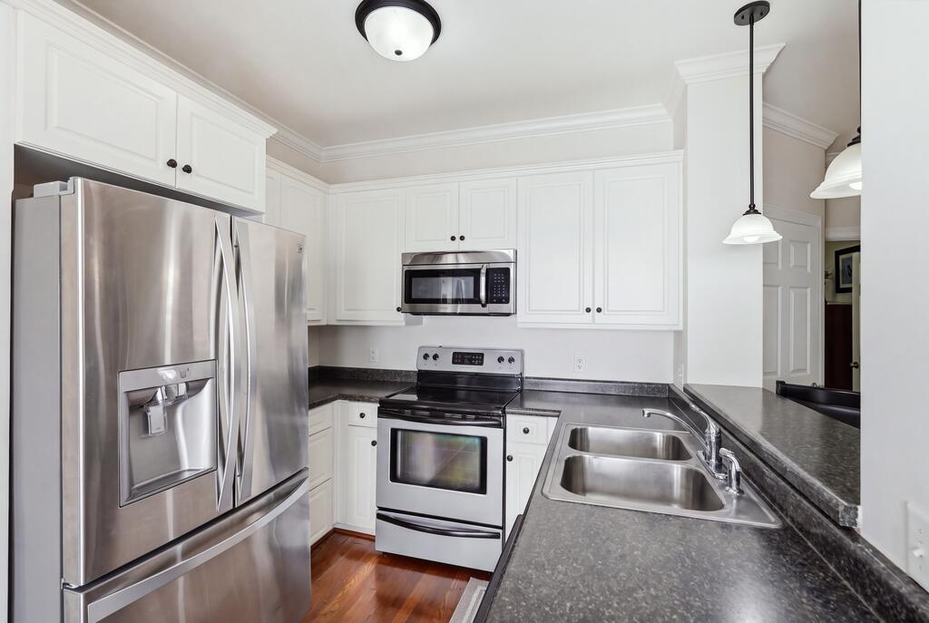 124 St James Place