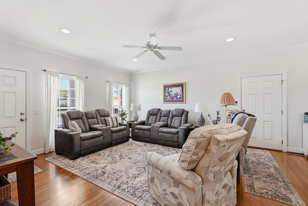 124 St James Place