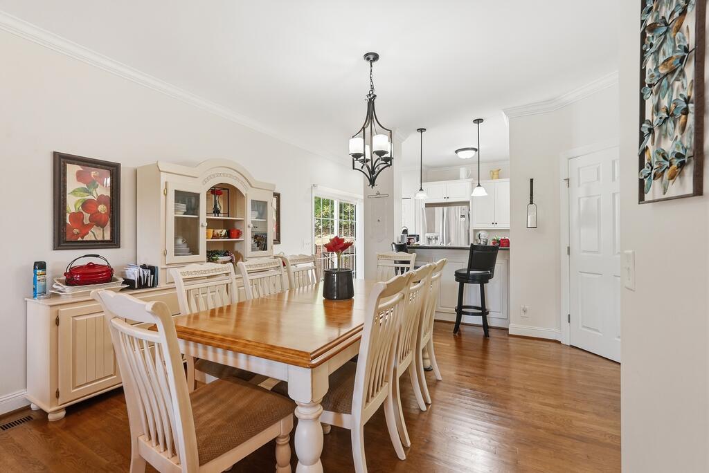 124 St James Place