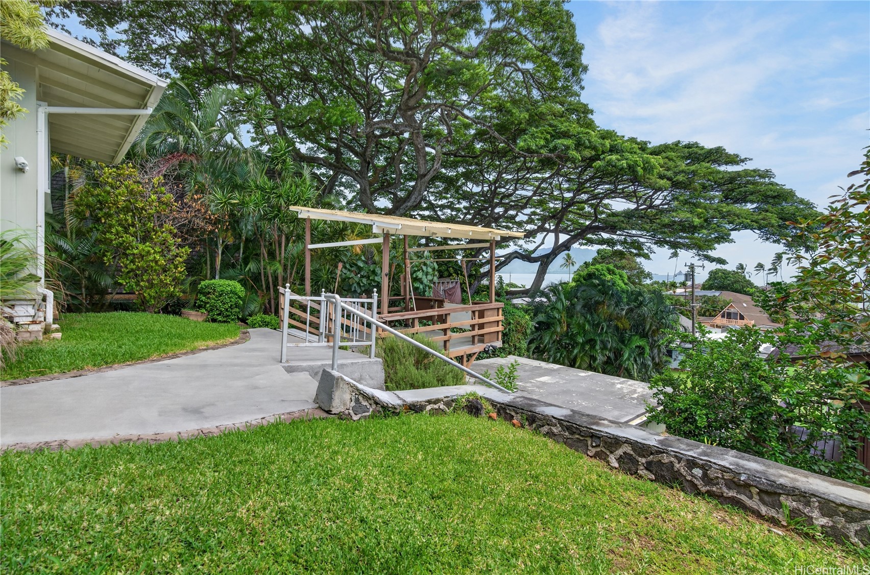 47-220 Kamehameha Highway
