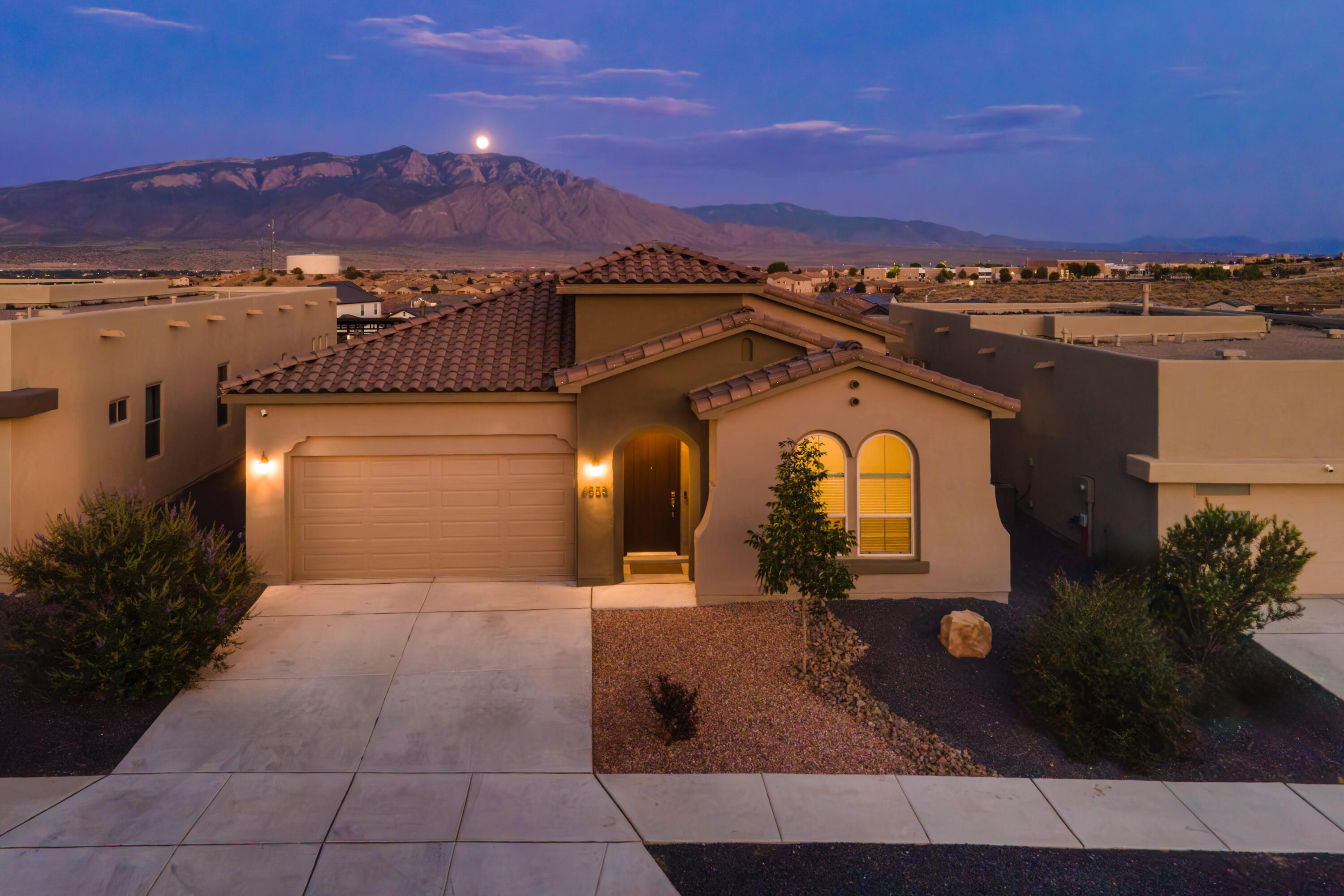 6858 Cleary Loop NE