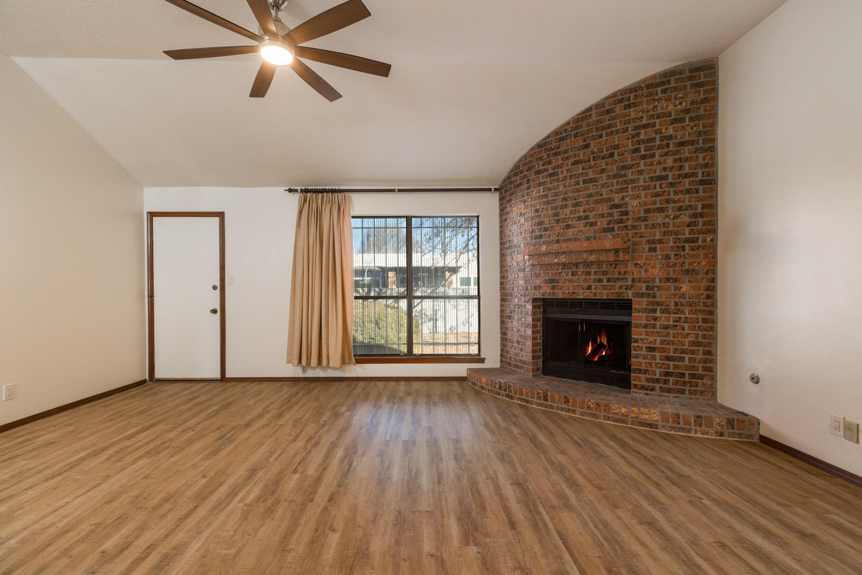 7401 Scotts Place NE