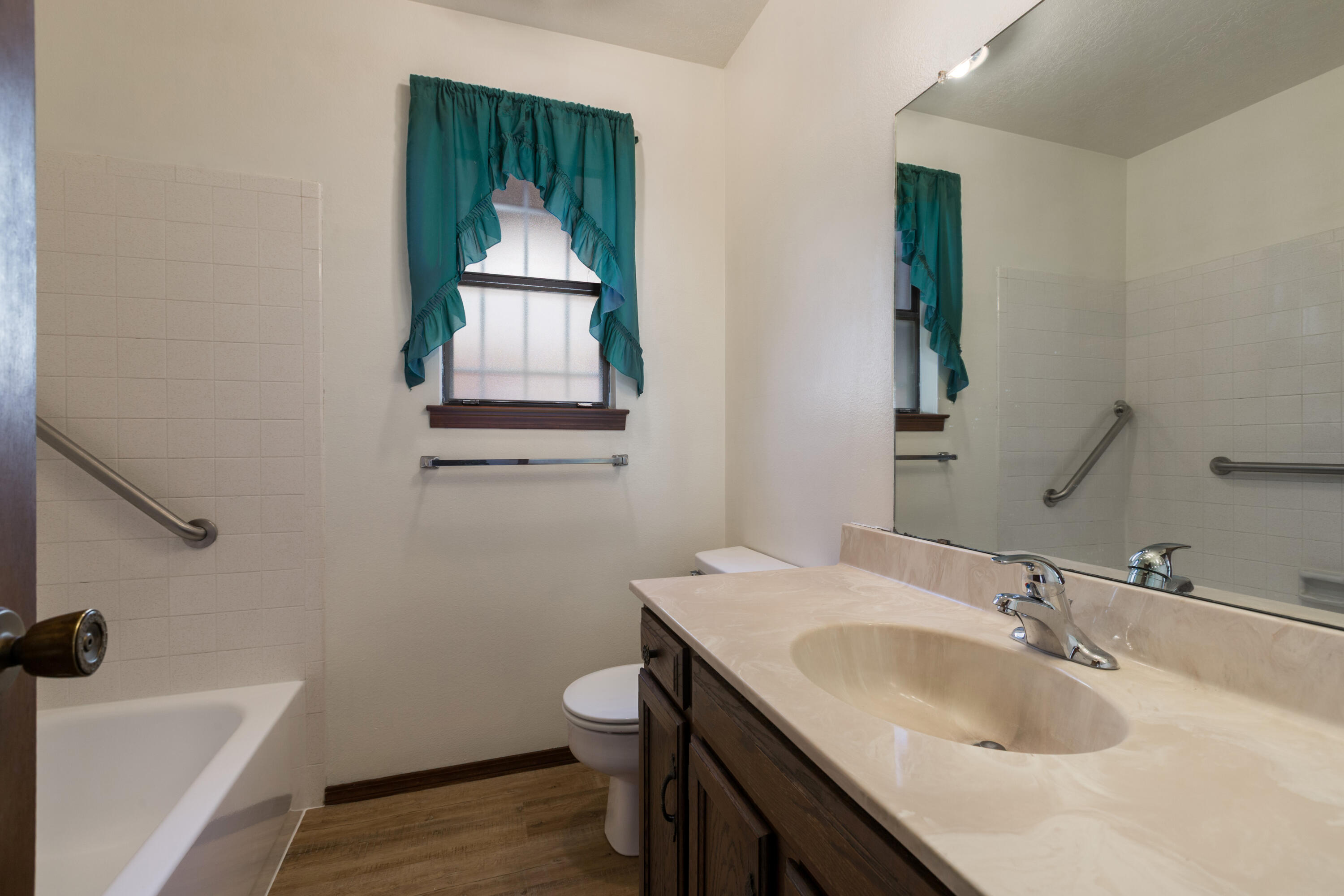 7401 Scotts Place NE