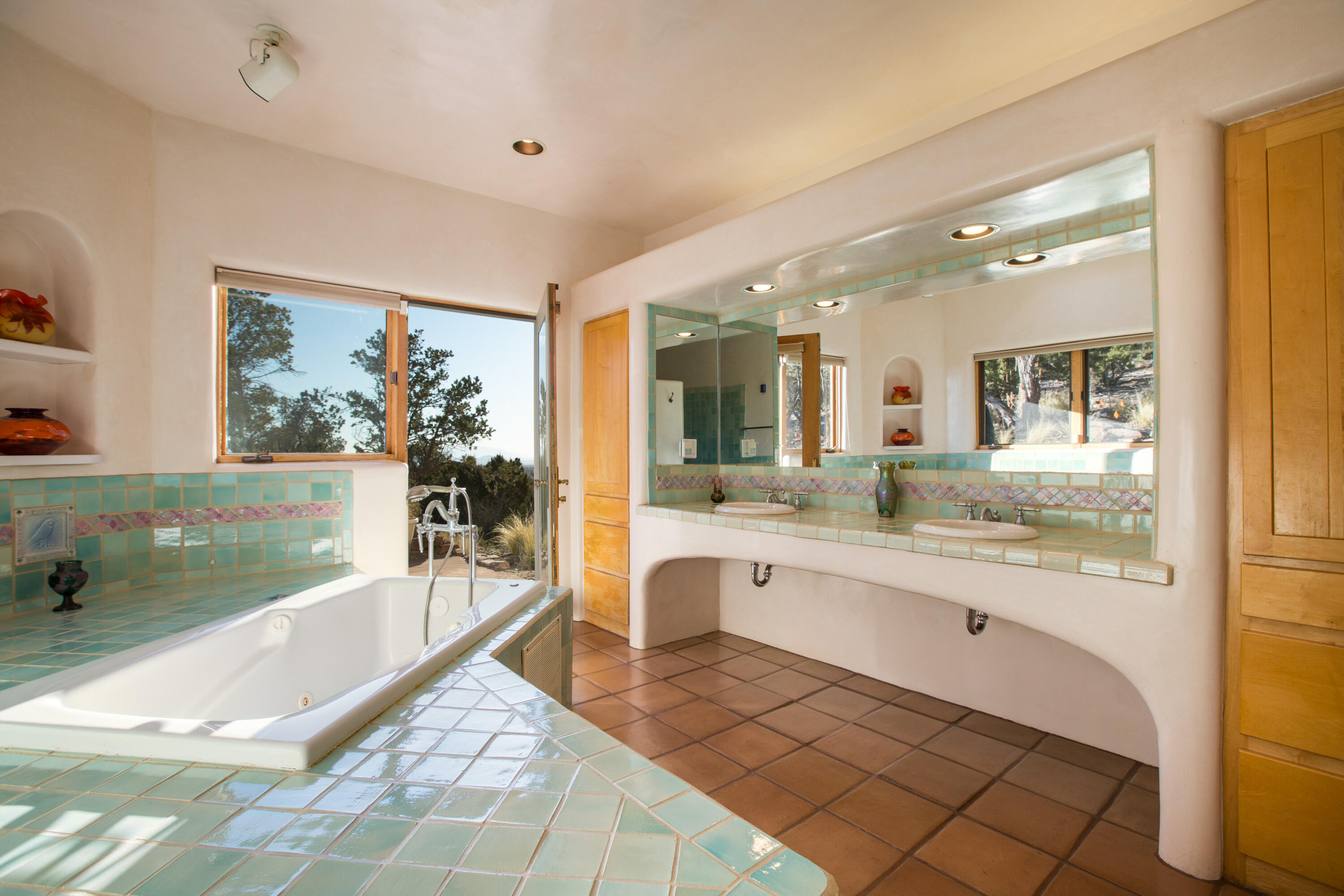 1301 Hummingbird Court