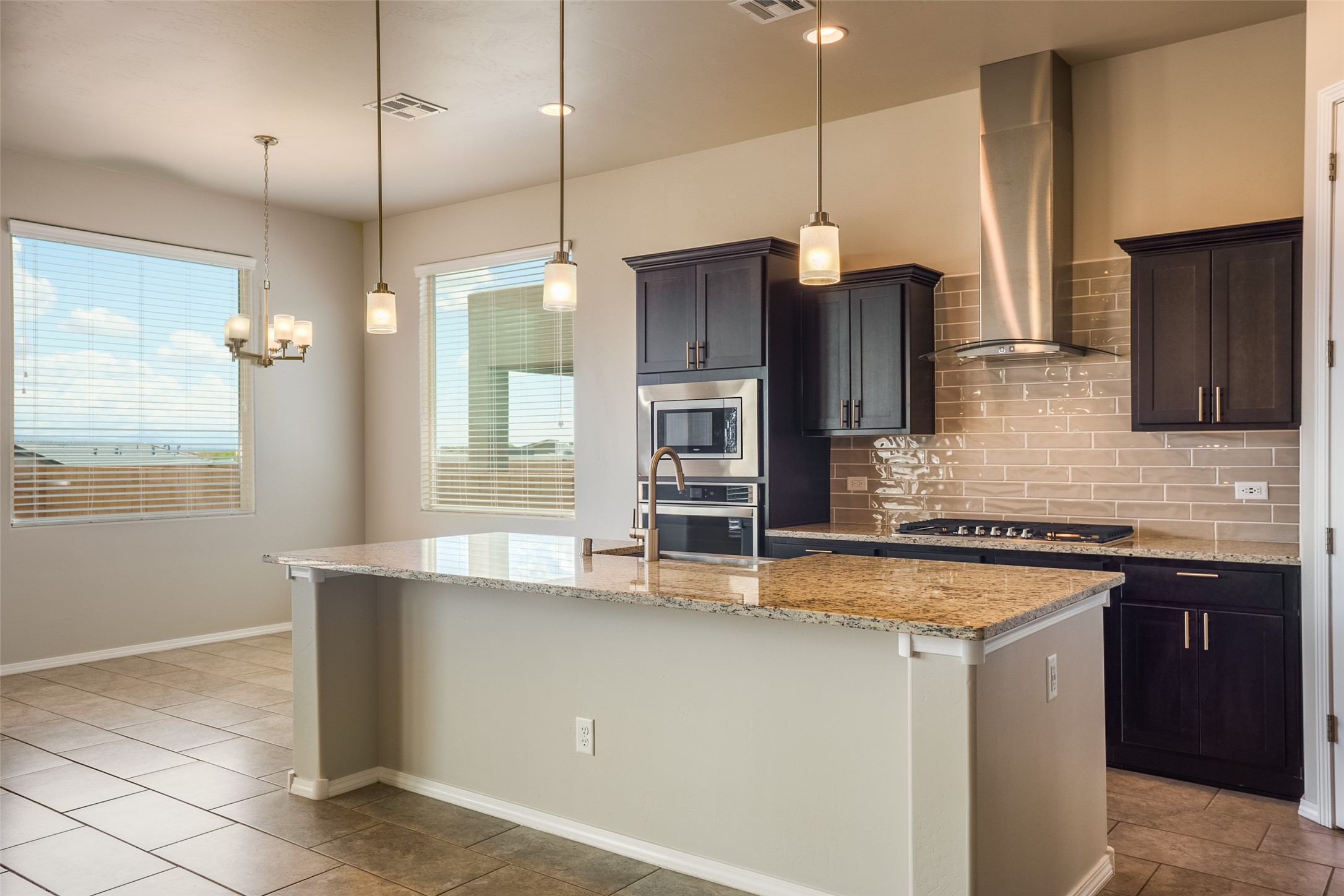 6858 Cleary Loop NE