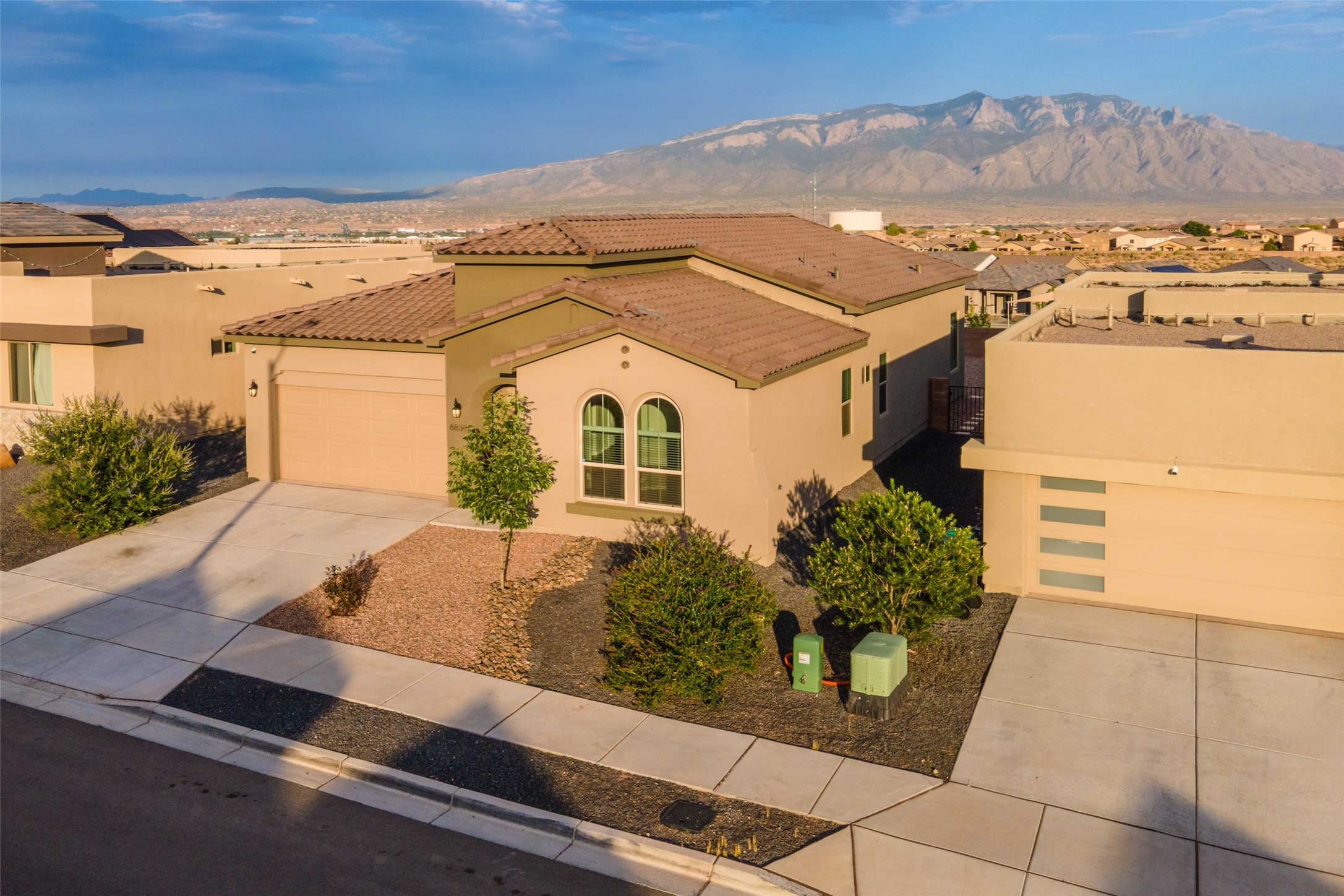 6858 Cleary Loop NE