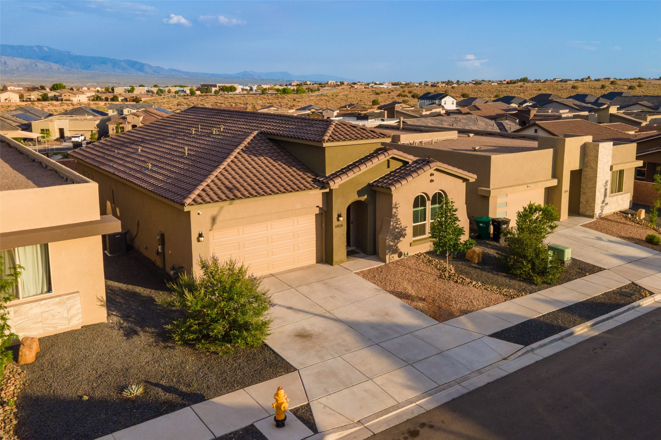 6858 Cleary Loop NE