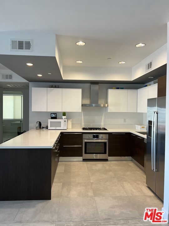 118 S Kenwood Street 302
