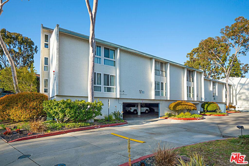 822 Camino Real 202