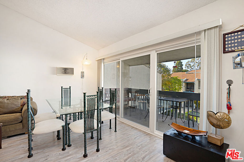 822 Camino Real 202