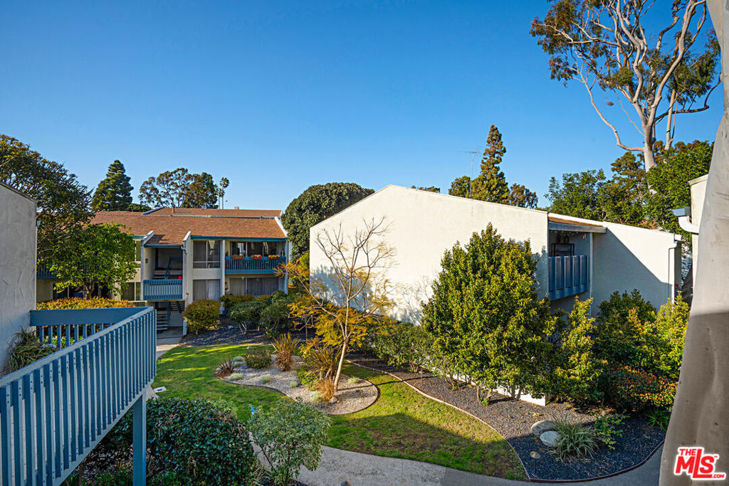 822 Camino Real 202