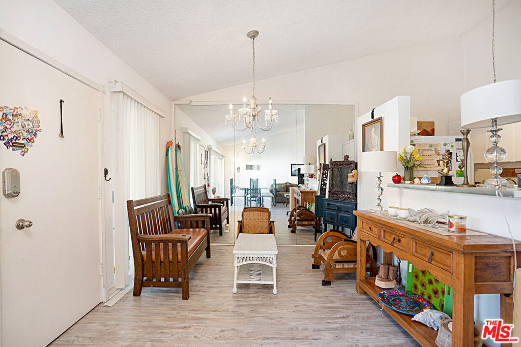 822 Camino Real 202