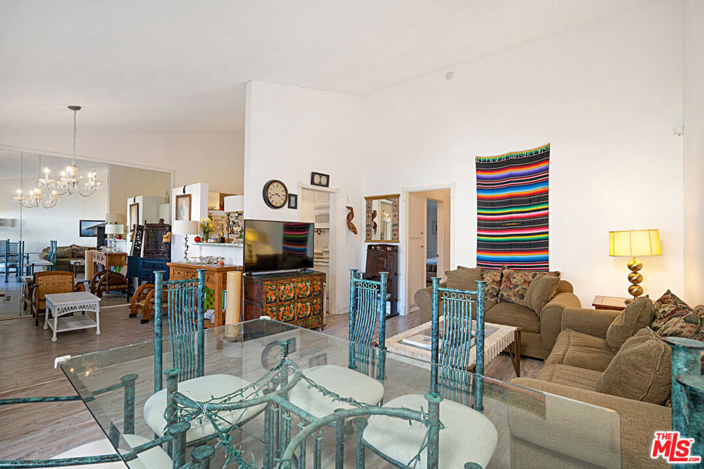 822 Camino Real 202