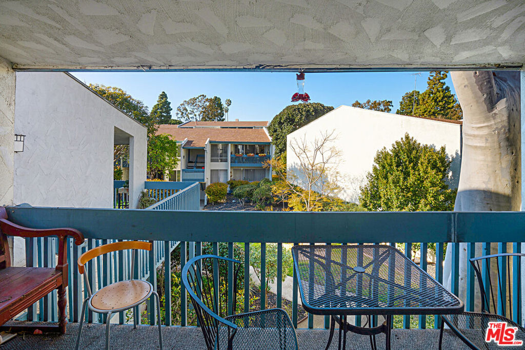 822 Camino Real 202