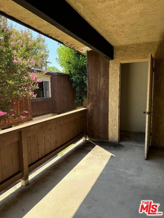13112 Moorpark Street 1