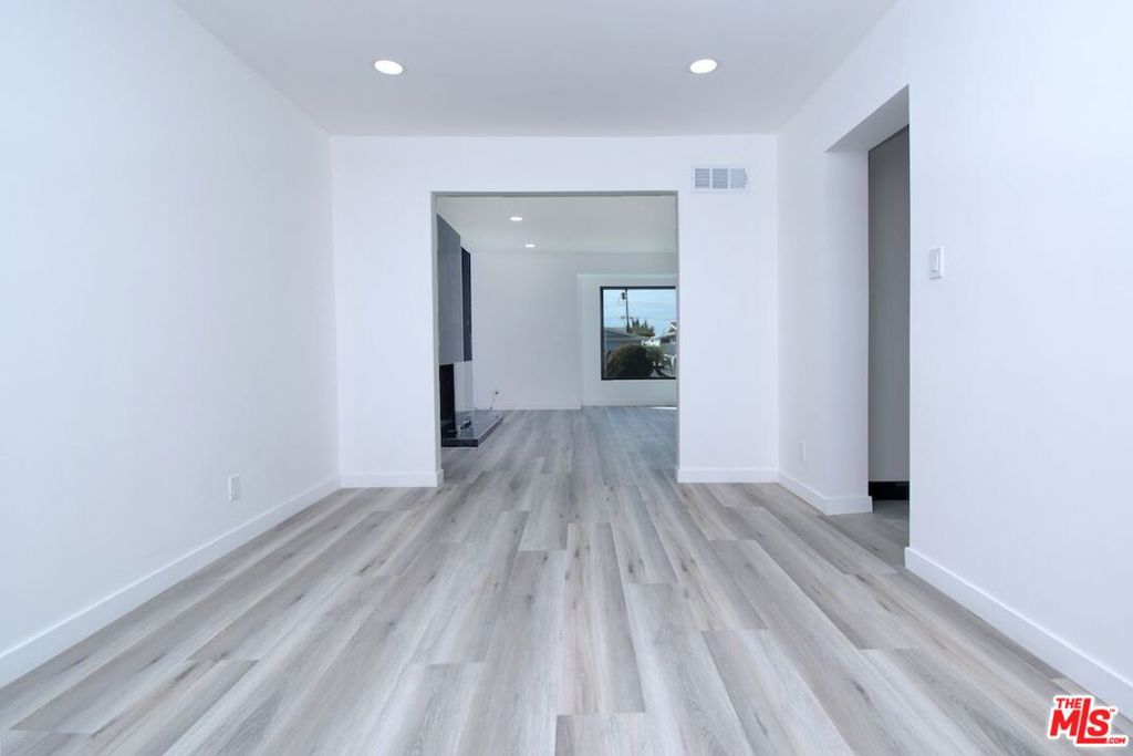 12112 Woodley Avenue