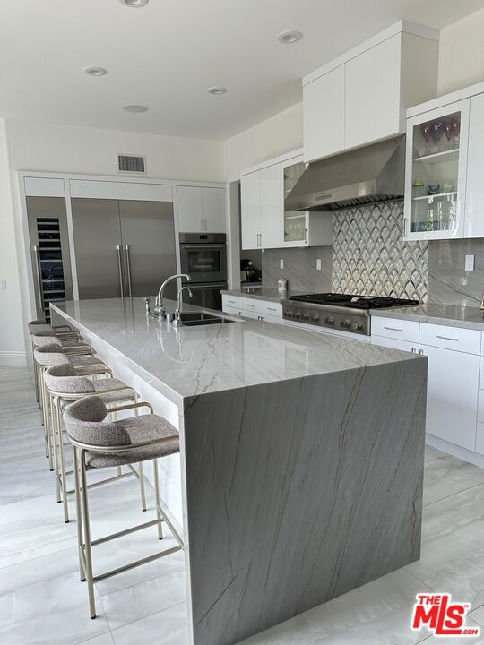 6076 Alexandra Court