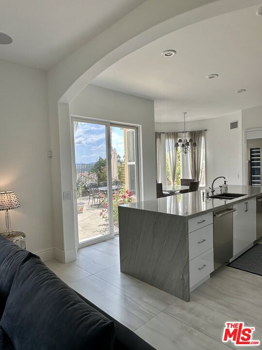 6076 Alexandra Court