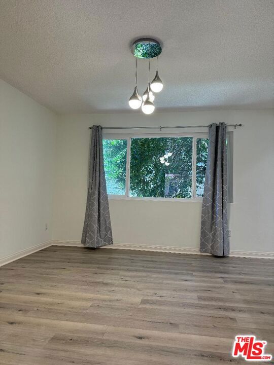 13112 Moorpark Street 1