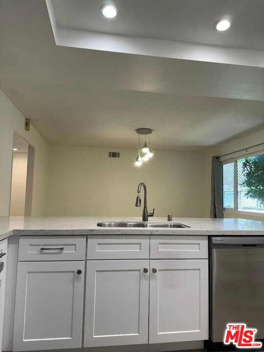 13112 Moorpark Street 1