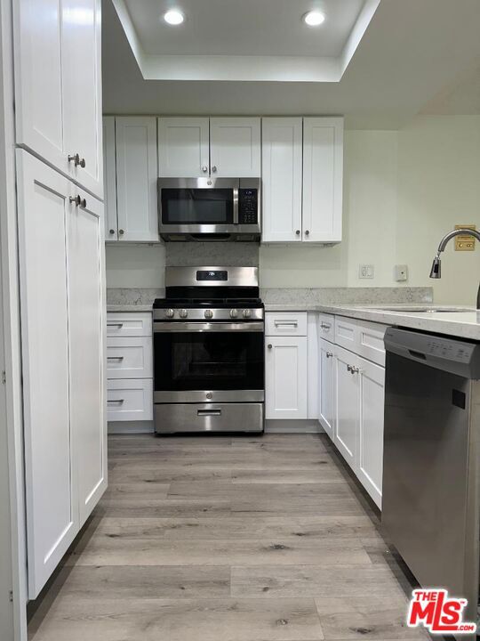 13112 Moorpark Street 1