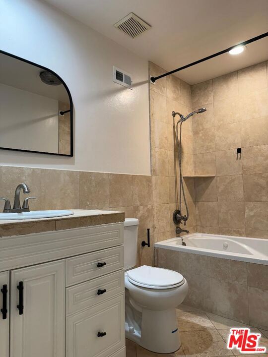 13112 Moorpark Street 1