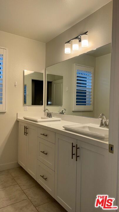 23212 W Canterbury Way