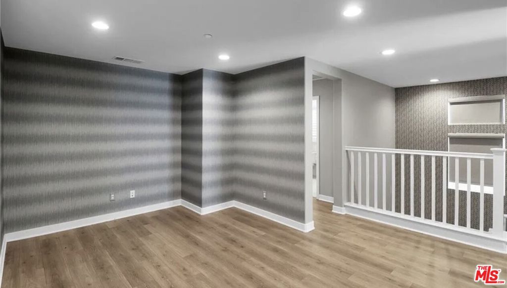 23212 W Canterbury Way