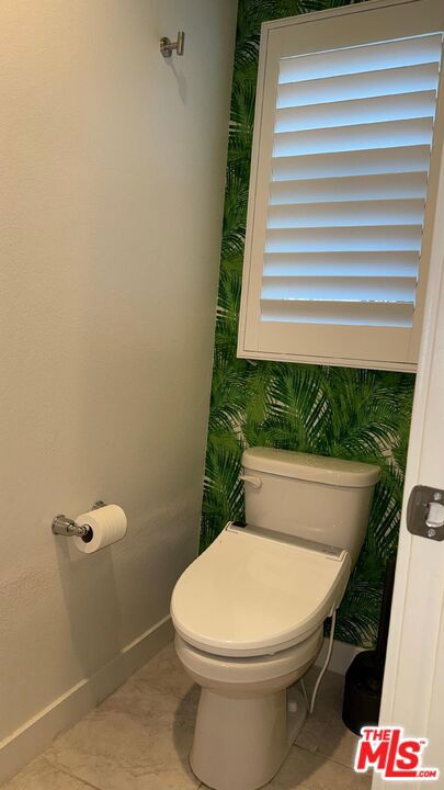 23212 W Canterbury Way