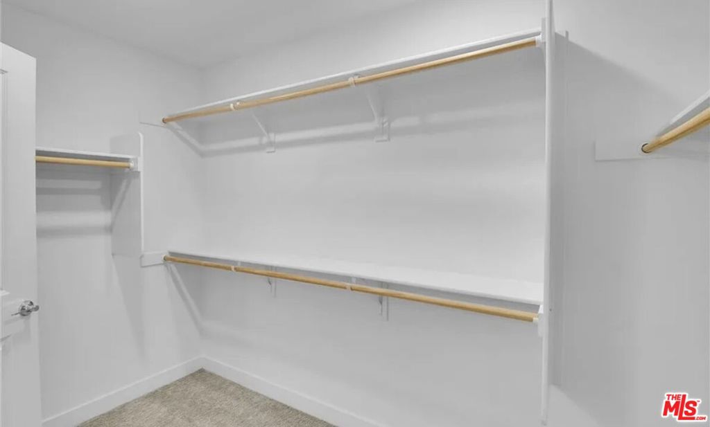 23212 W Canterbury Way