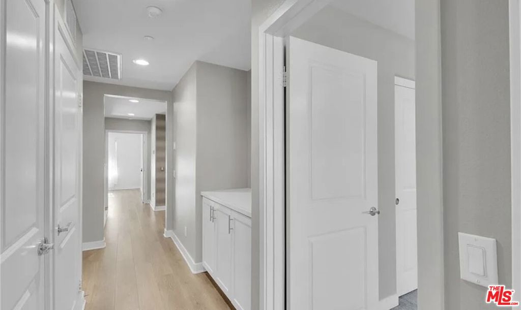 23212 W Canterbury Way