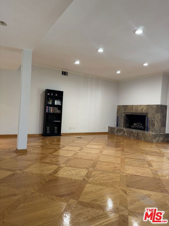 5412 Hazeltine Avenue