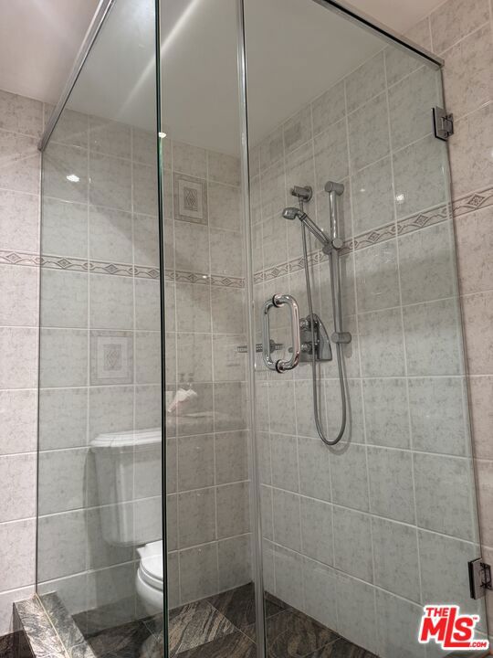 5412 Hazeltine Avenue